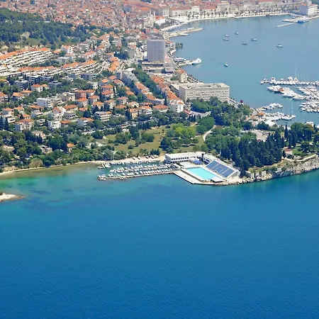 Apartment Adriatic Retreat Meje, 4 Min Walk To The Split
