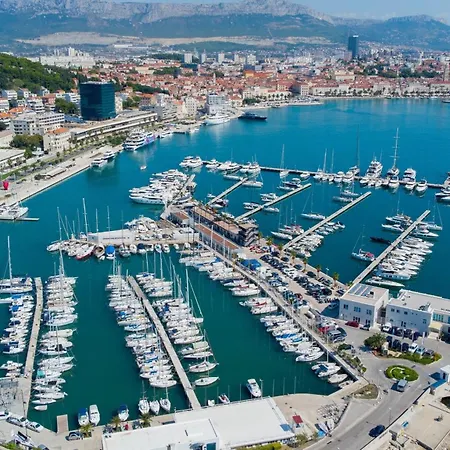 Adriatic Retreat Meje, 4 Min Walk To The Apartment Split