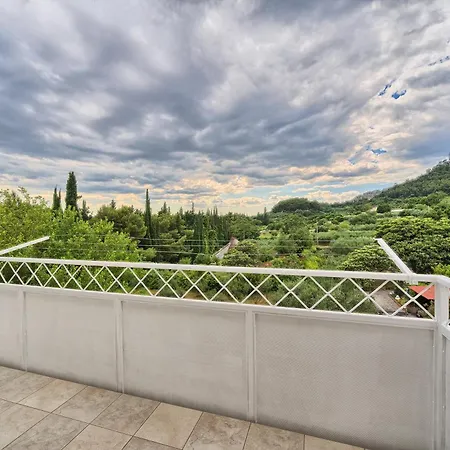 Adriatic Retreat Meje, 4 Min Walk To The Apartment Split